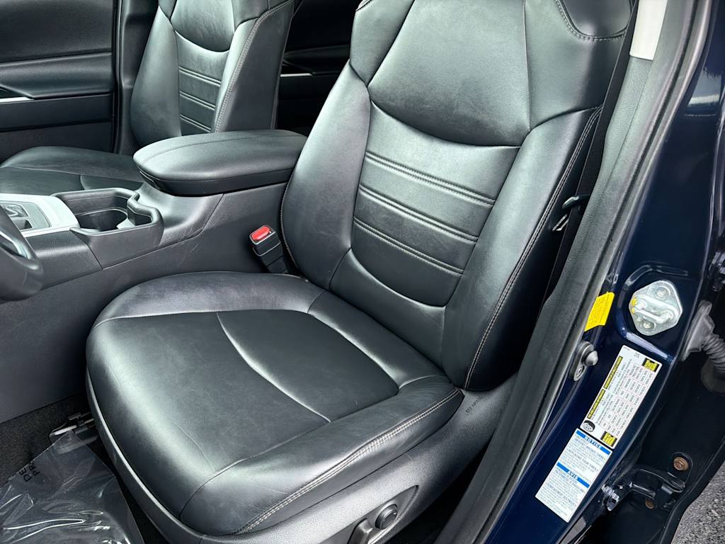 Thumbnail: 2019 Toyota RAV4 - 10