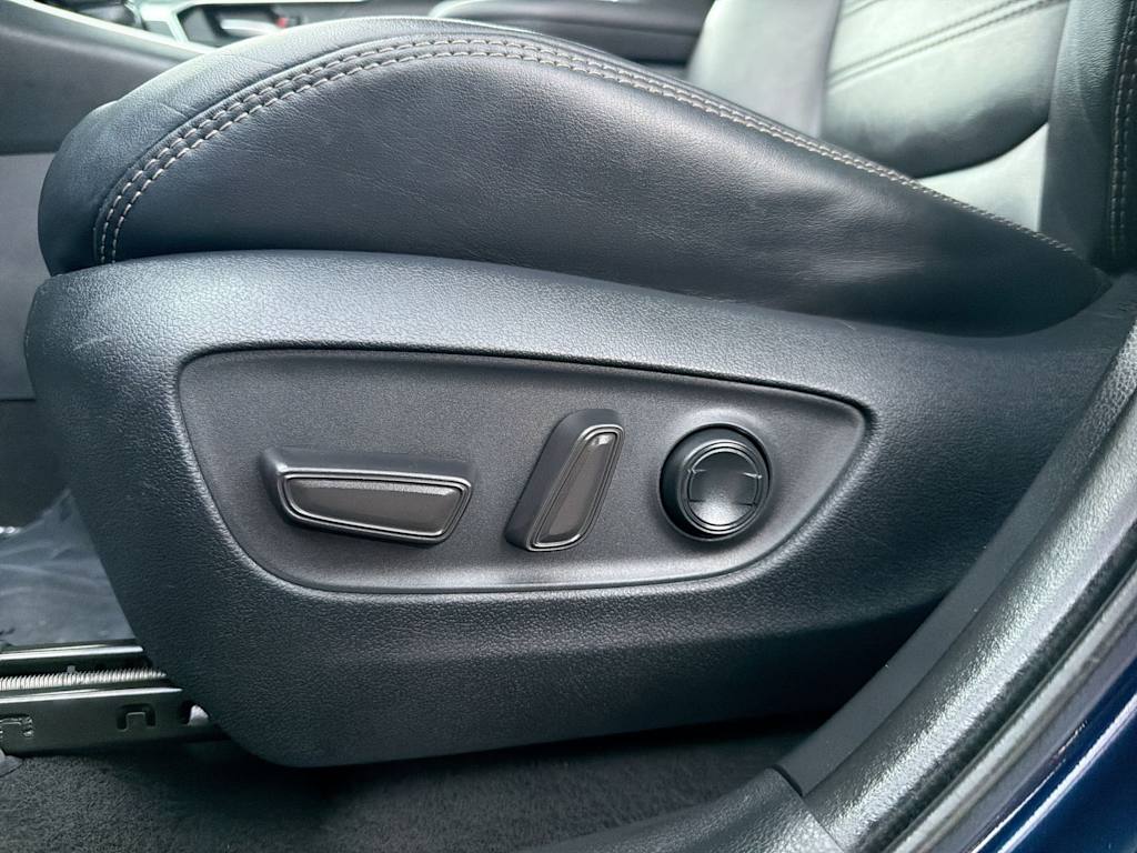 Thumbnail: 2019 Toyota RAV4 - 26