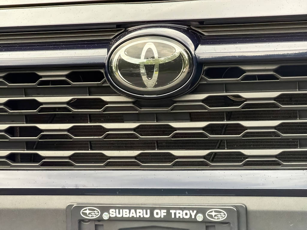 Thumbnail: 2019 Toyota RAV4 - 6