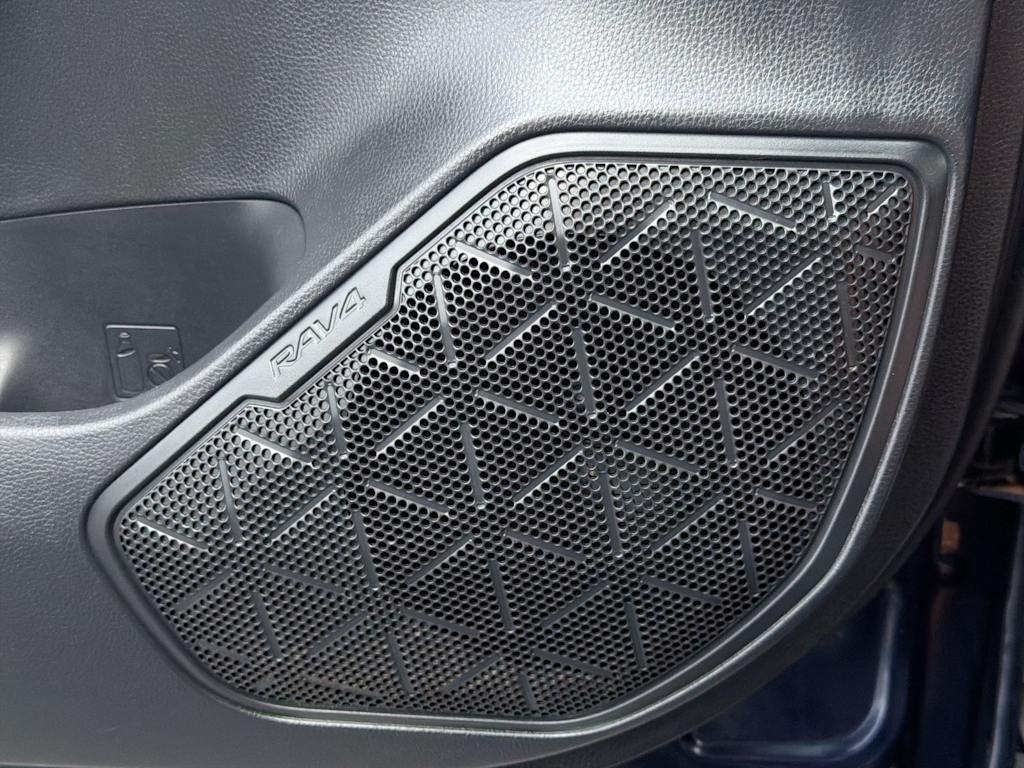 Thumbnail: 2019 Toyota RAV4 - 34