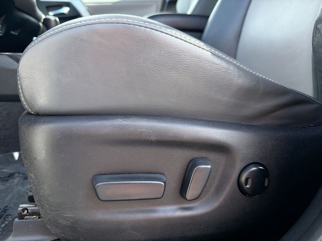 Thumbnail: 2013 Toyota RAV4 - 27