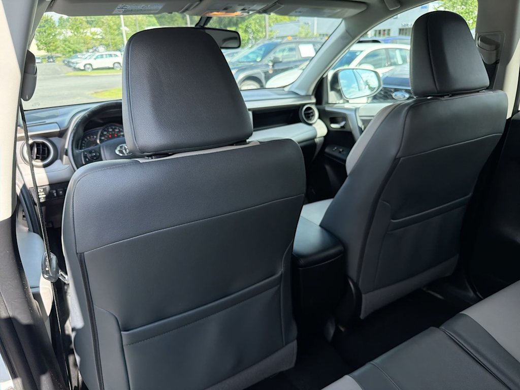 Thumbnail: 2013 Toyota RAV4 - 11