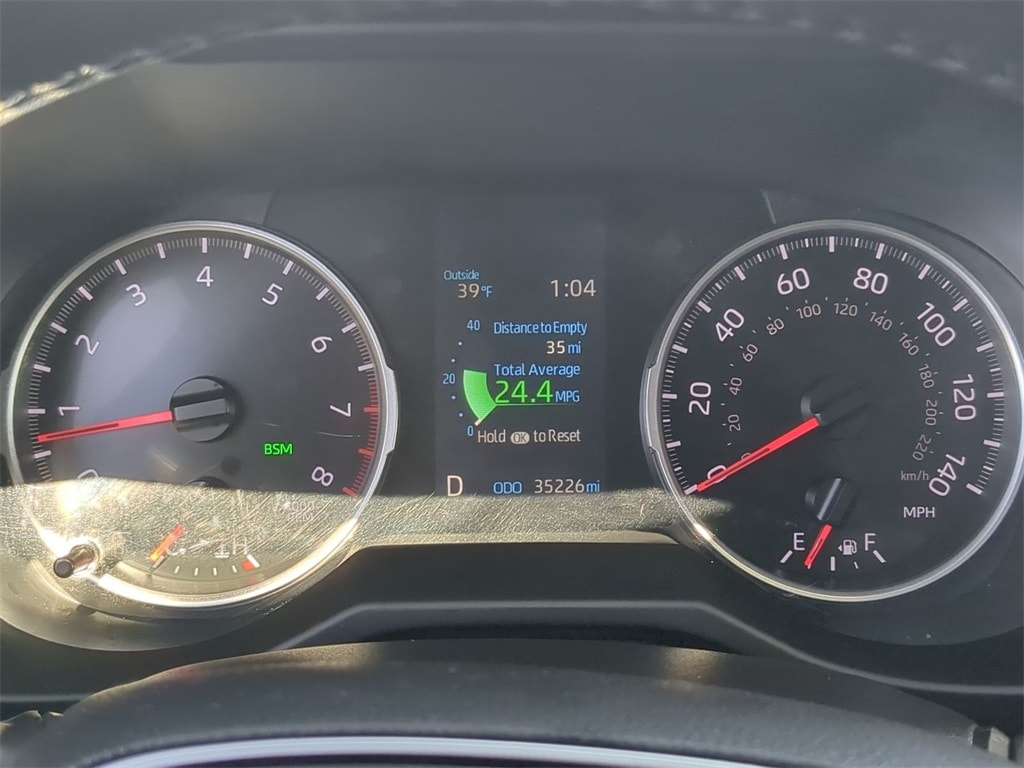 2022 Toyota RAV4 XLE 37