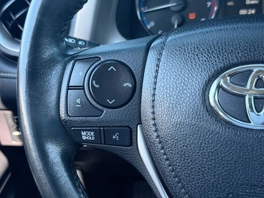 Thumbnail: 2016 Toyota RAV4 - 31