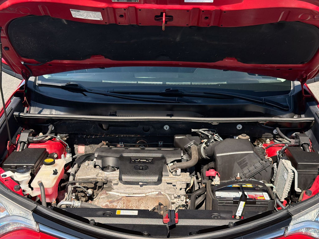 Thumbnail: 2016 Toyota RAV4 - 8