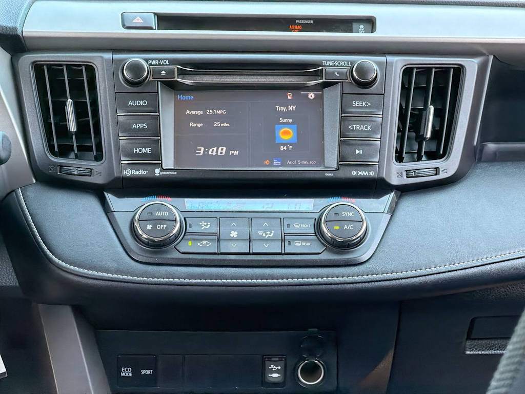 Thumbnail: 2016 Toyota RAV4 - 14