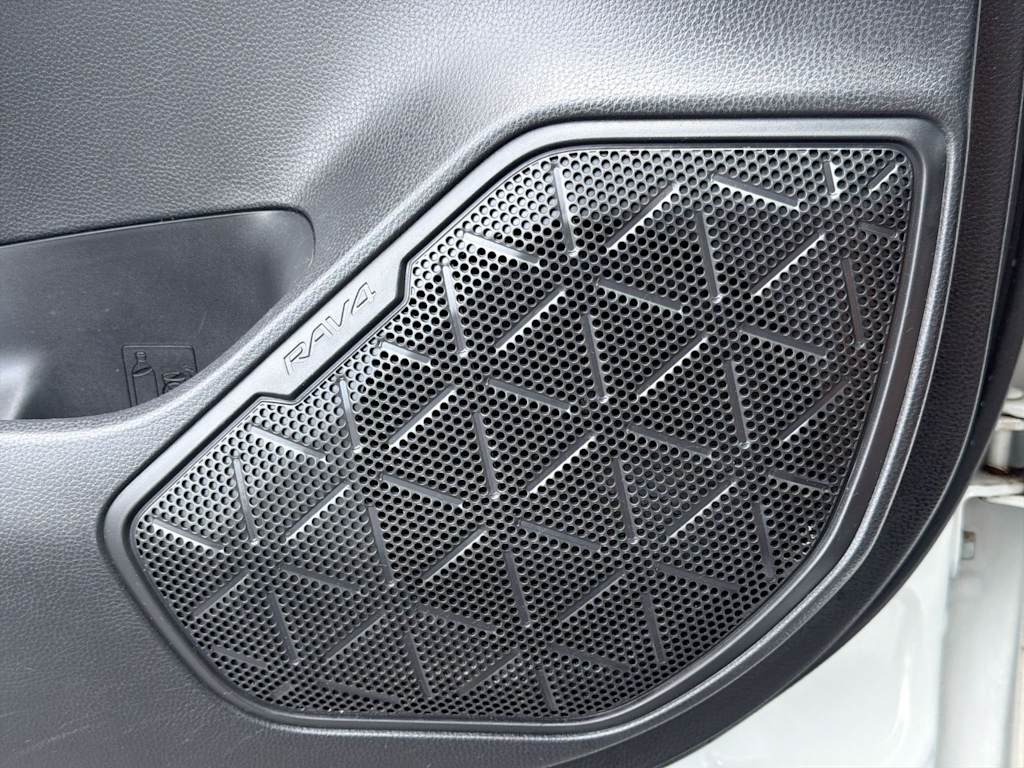 Thumbnail: 2020 Toyota RAV4 - 35