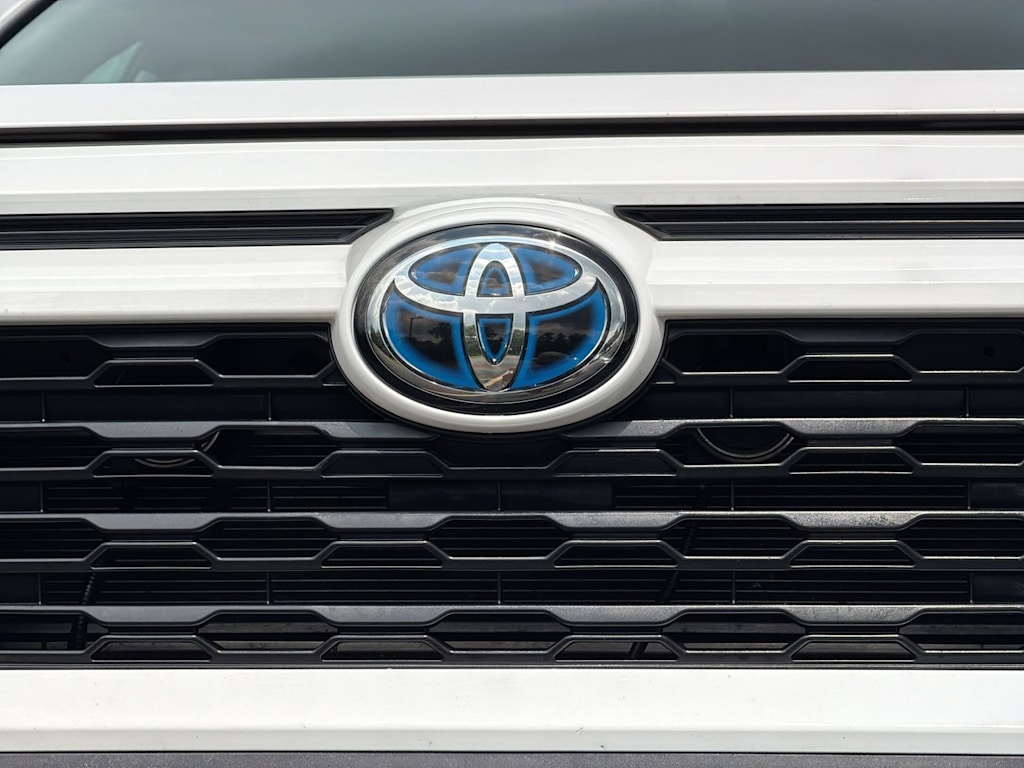 Thumbnail: 2020 Toyota RAV4 - 6