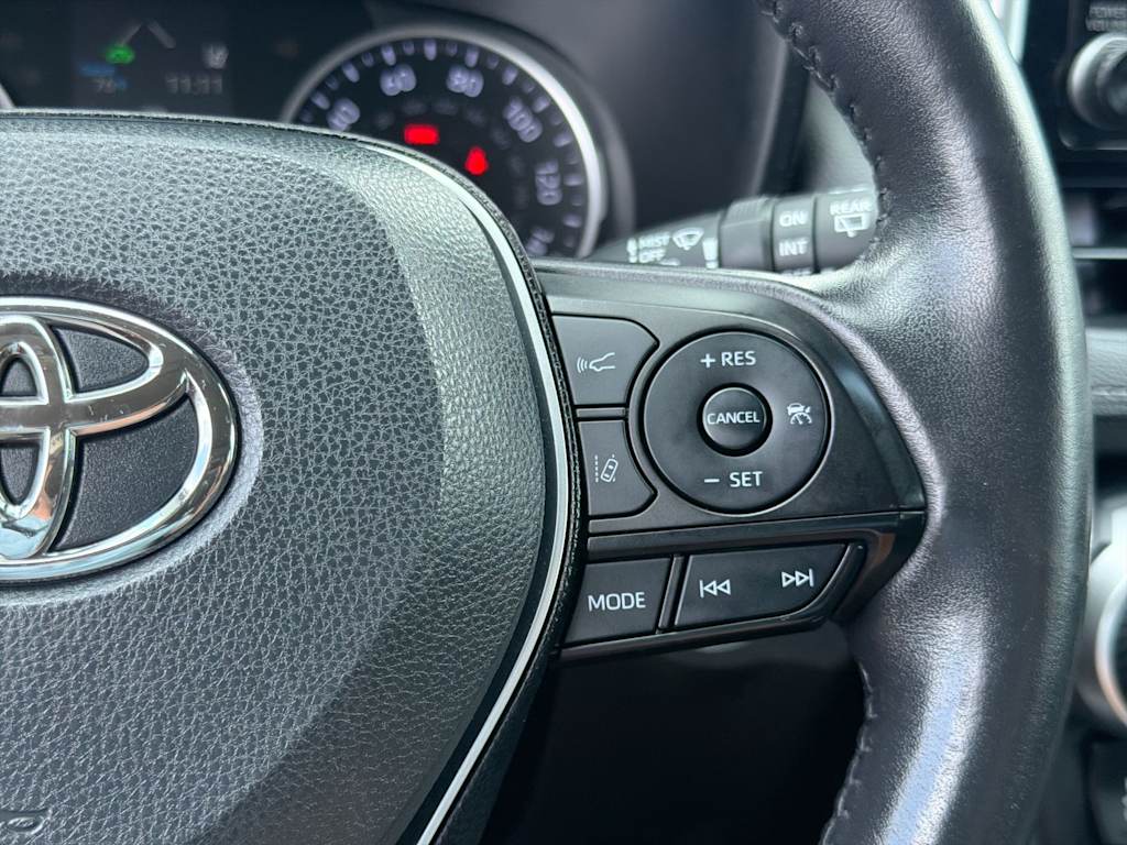 Thumbnail: 2020 Toyota RAV4 - 32