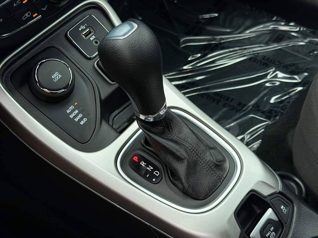 Thumbnail: 2020 Jeep Compass - 15