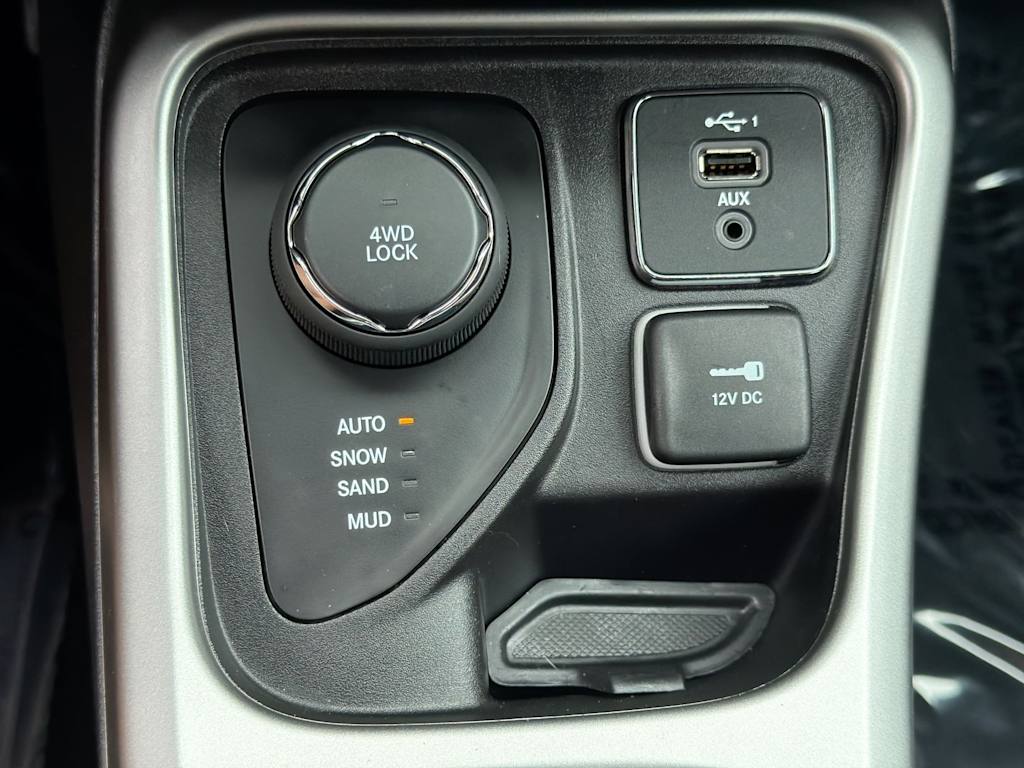 Thumbnail: 2020 Jeep Compass - 34