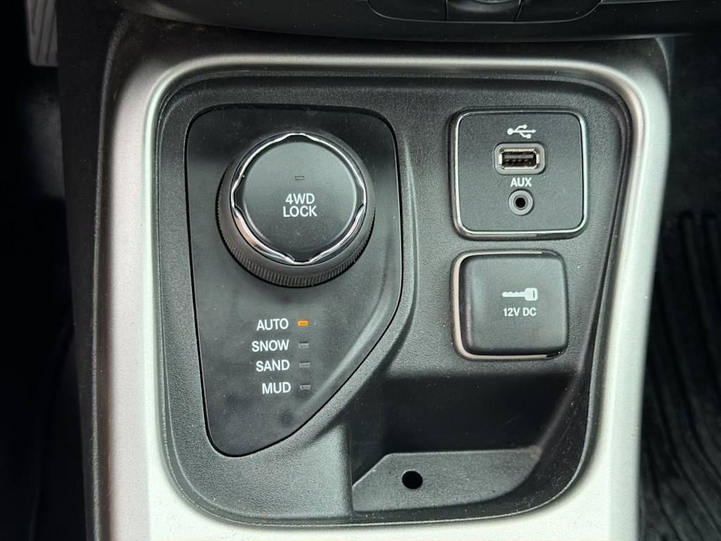 Thumbnail: 2018 Jeep Compass - 36