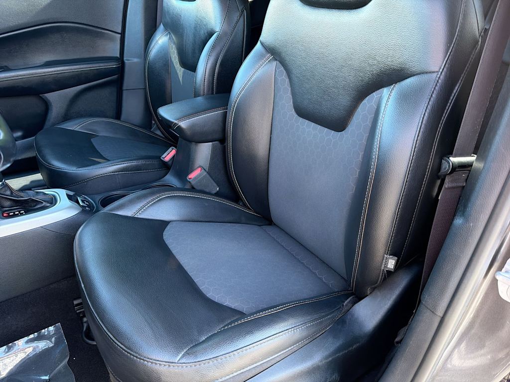 Thumbnail: 2019 Jeep Compass - 12