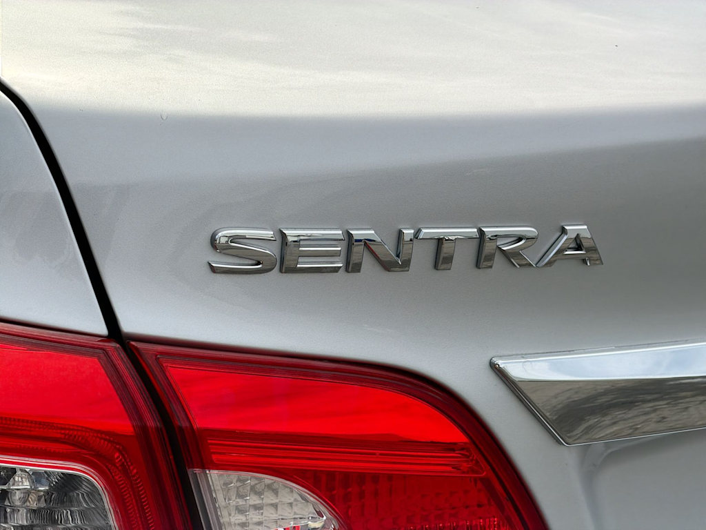 Thumbnail: 2016 Nissan Sentra - 26
