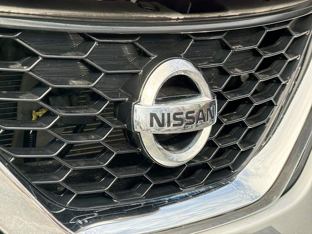 Thumbnail: 2016 Nissan Sentra - 6