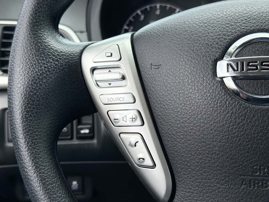 Thumbnail: 2016 Nissan Sentra - 30