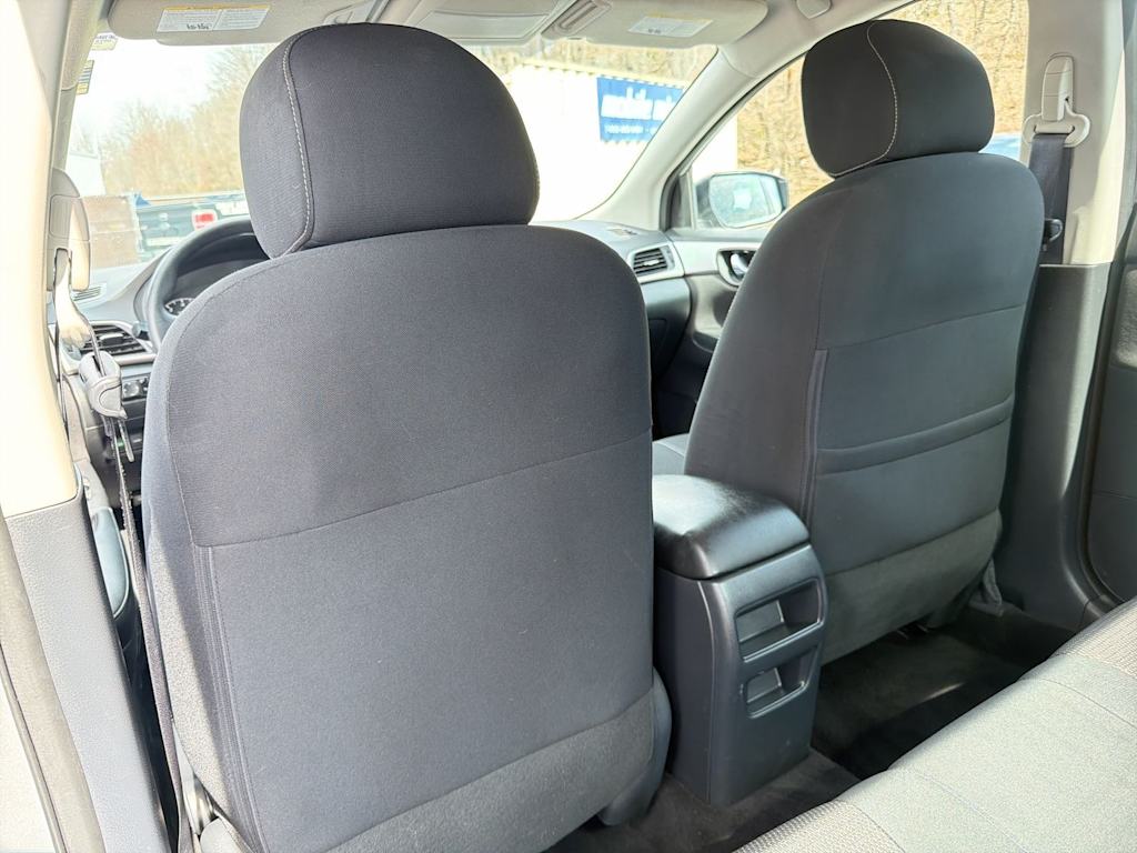 Thumbnail: 2016 Nissan Sentra - 11