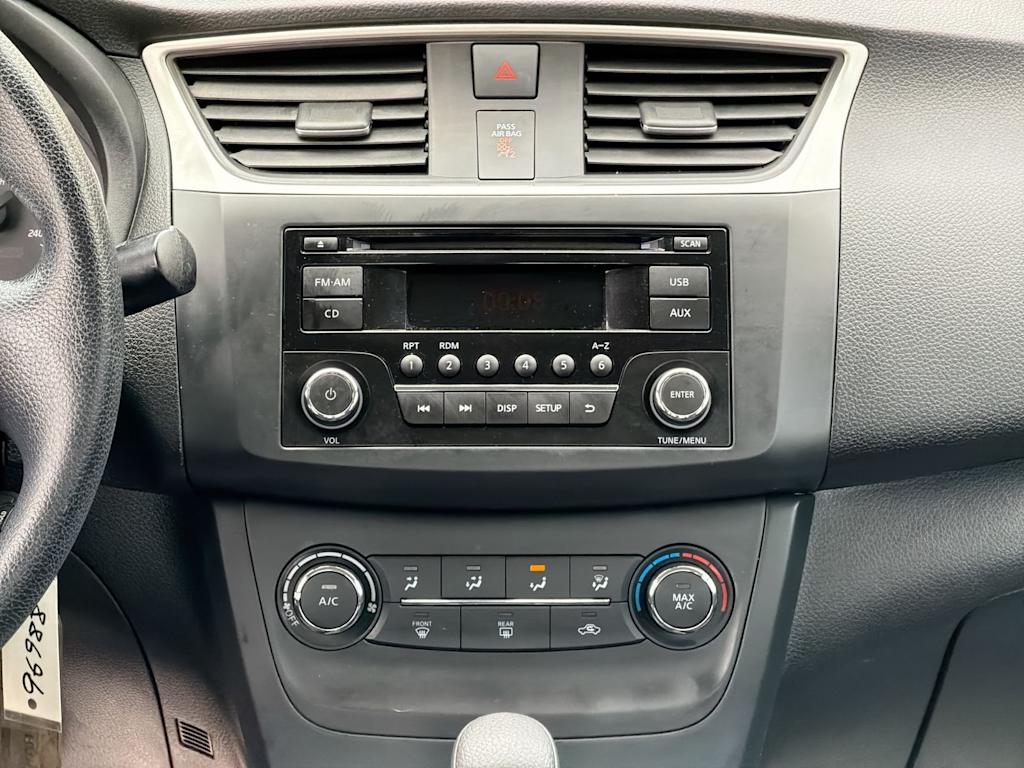 Thumbnail: 2016 Nissan Sentra - 14