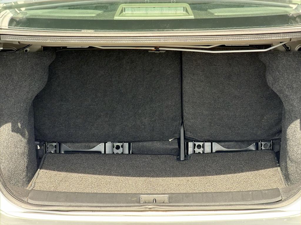 Thumbnail: 2016 Nissan Sentra - 17