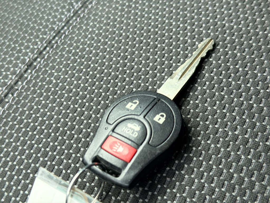 Thumbnail: 2016 Nissan Sentra - 18