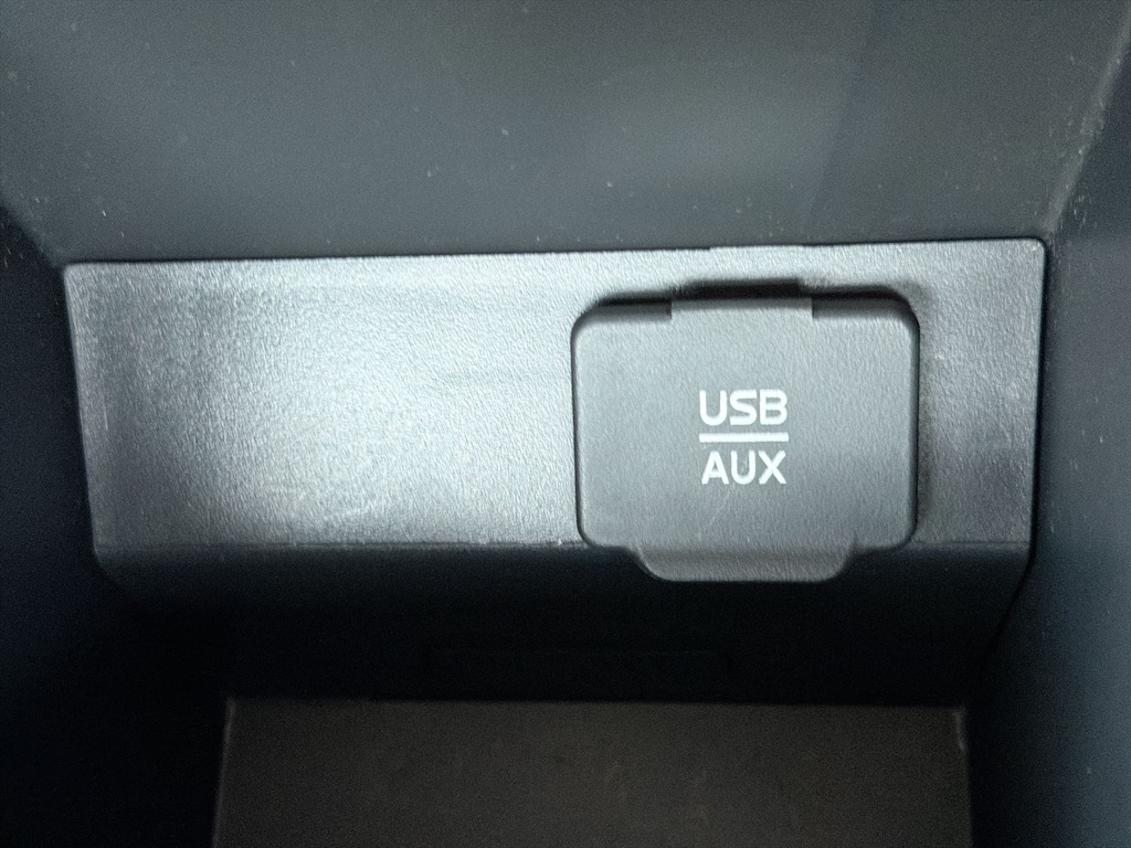 Thumbnail: 2016 Nissan Sentra - 34