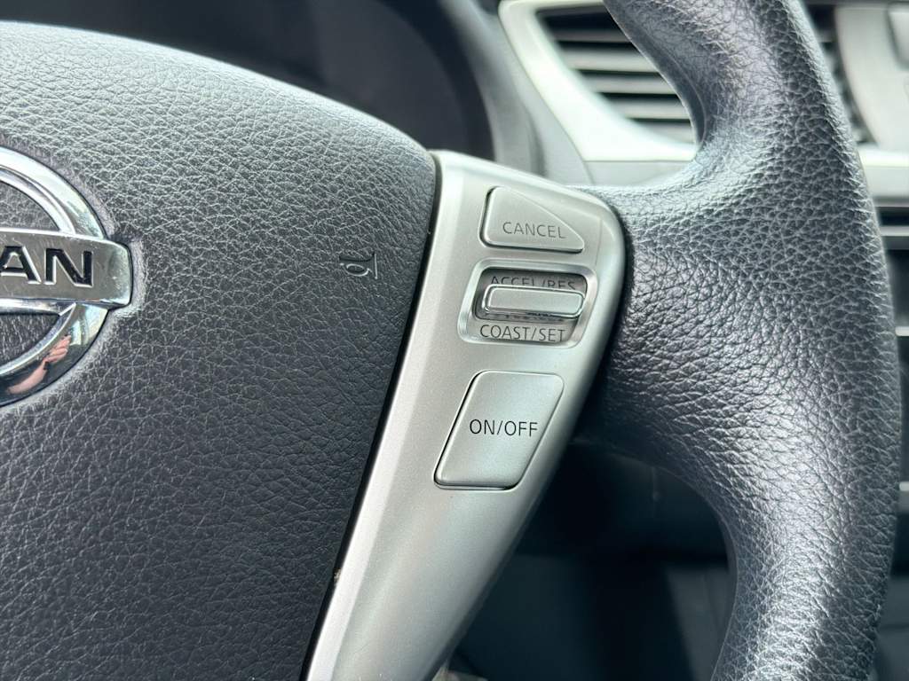 Thumbnail: 2016 Nissan Sentra - 31