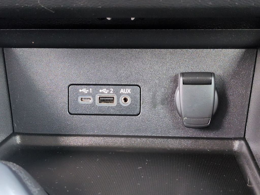Thumbnail: 2021 Nissan Sentra - 36