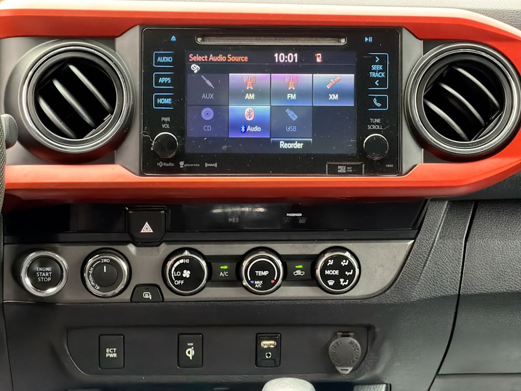 Thumbnail: 2016 Toyota Tacoma - 13