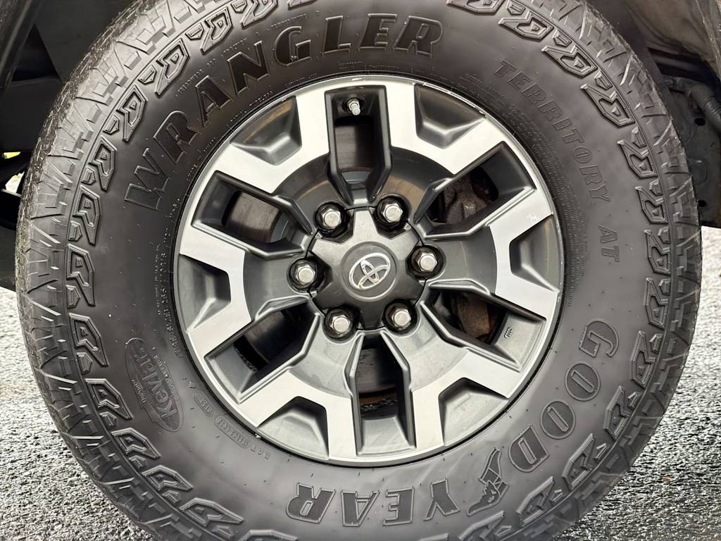 Thumbnail: 2016 Toyota Tacoma - 6