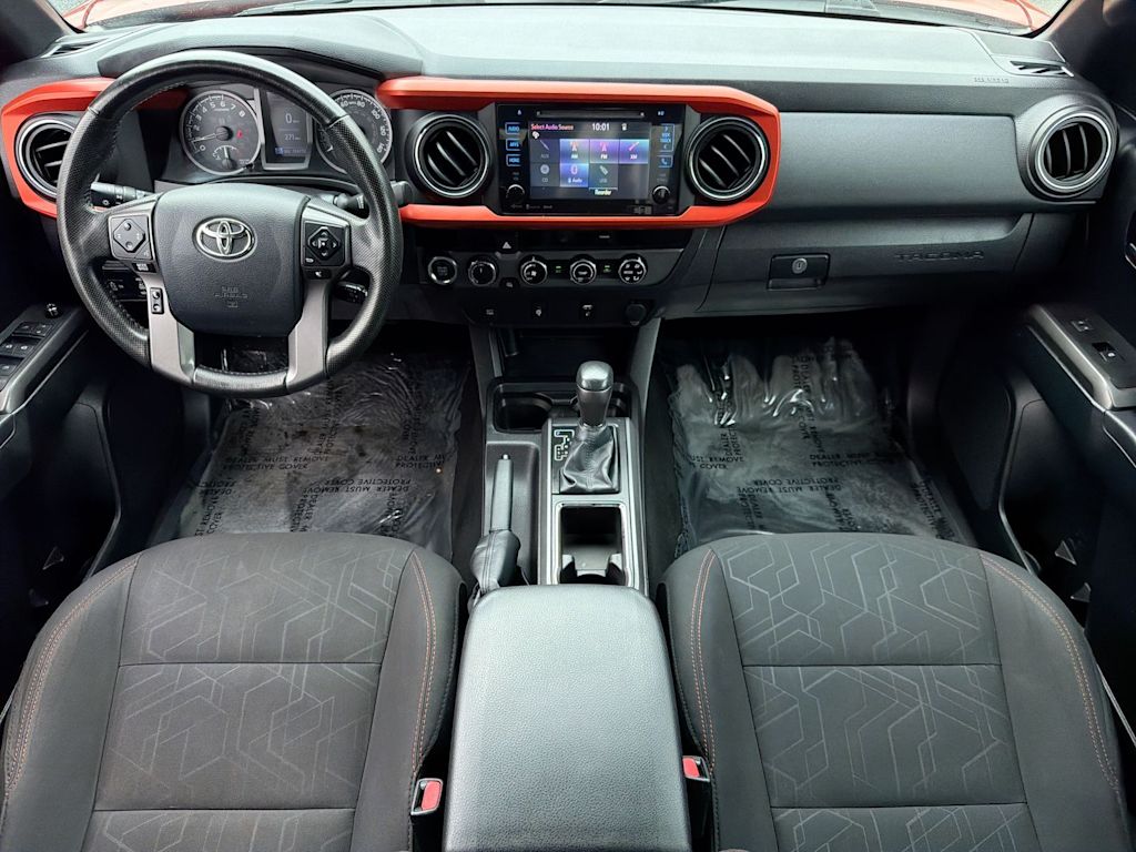 Thumbnail: 2016 Toyota Tacoma - 8