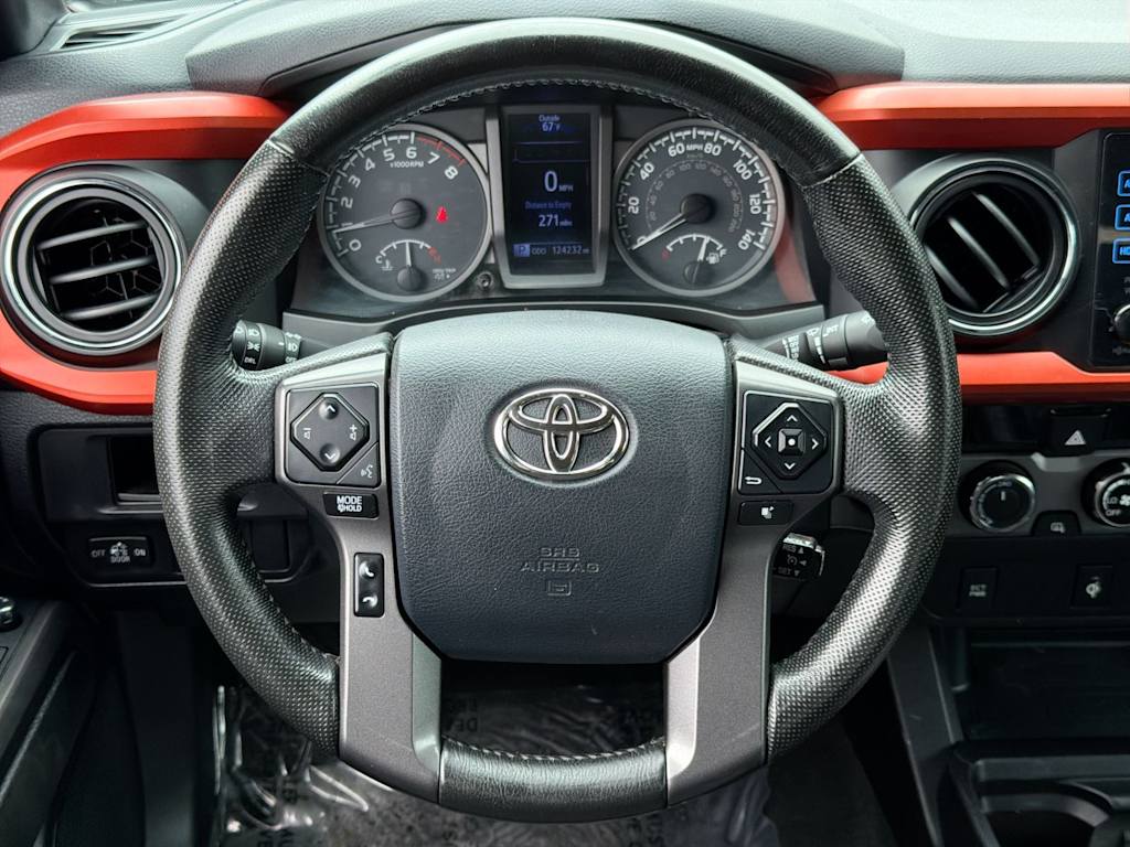 Thumbnail: 2016 Toyota Tacoma - 12