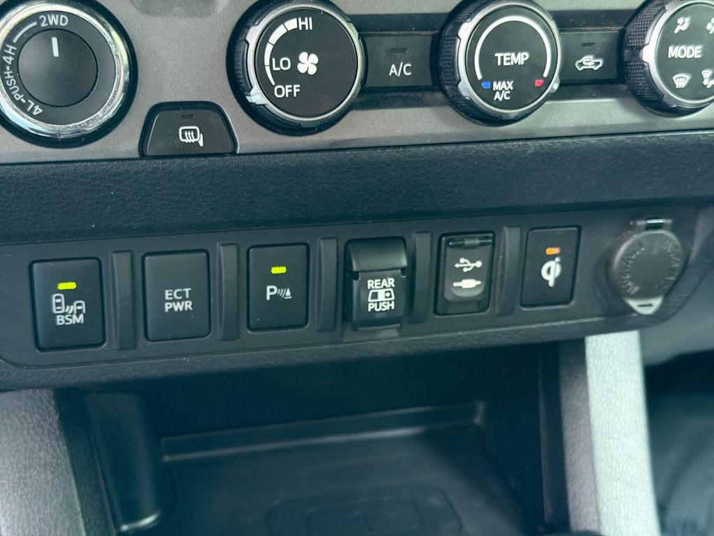 Thumbnail: 2019 Toyota Tacoma - 35