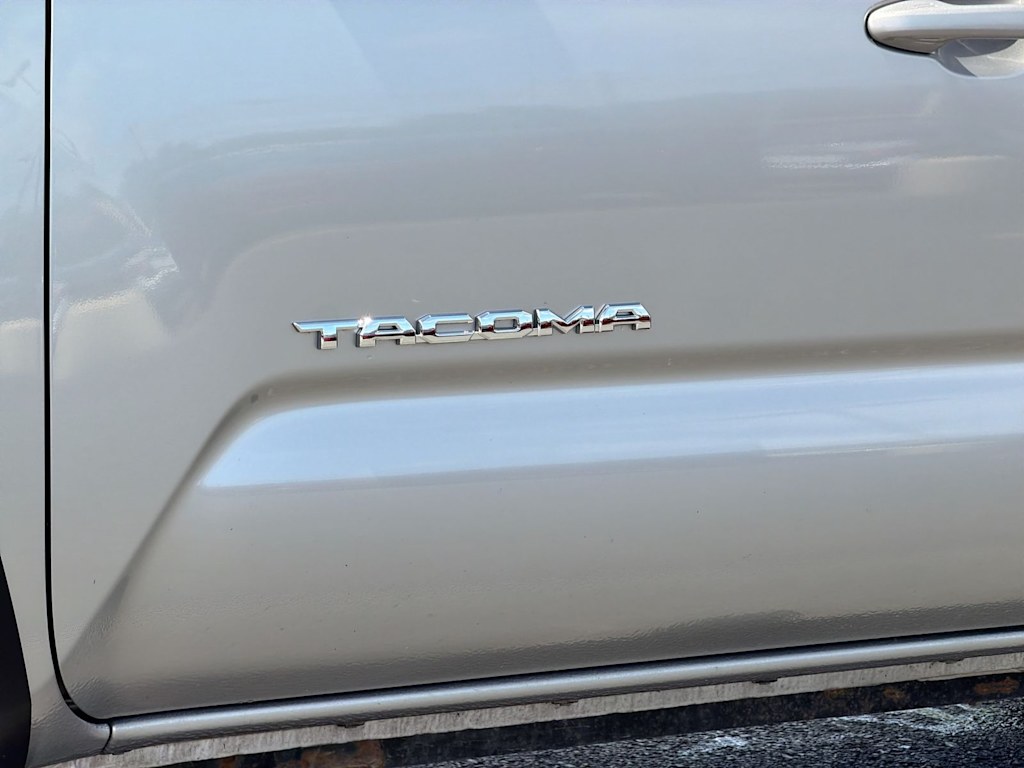 Thumbnail: 2021 Toyota Tacoma - 26