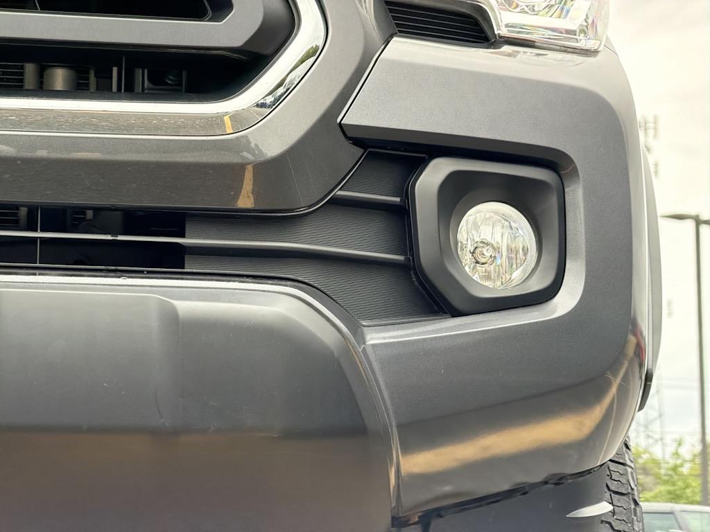 Thumbnail: 2021 Toyota Tacoma - 25