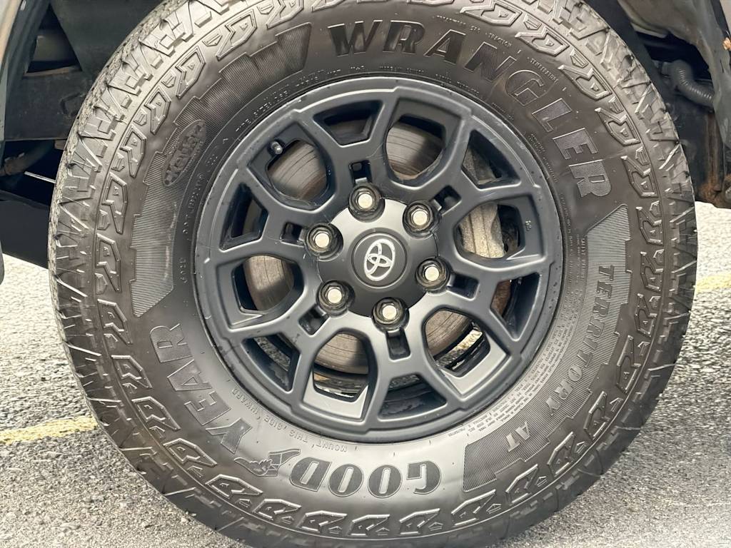 Thumbnail: 2021 Toyota Tacoma - 8