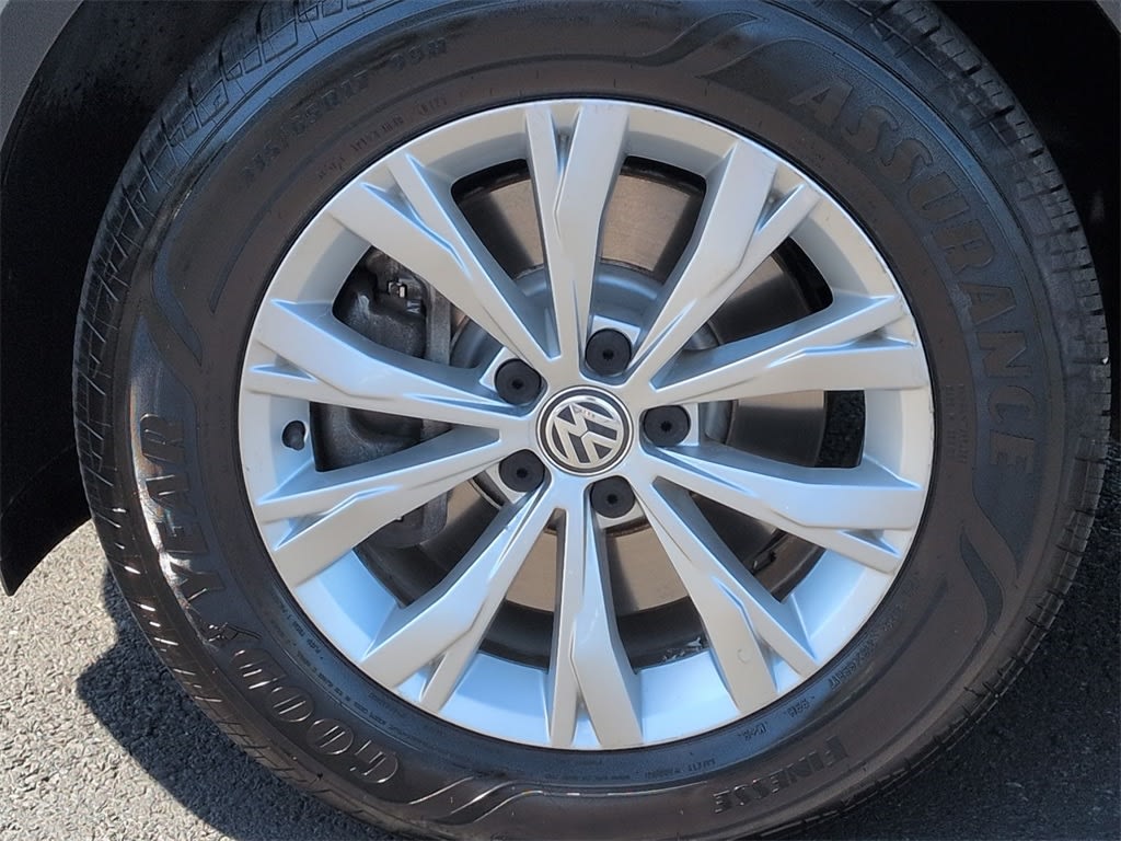 Thumbnail: 2018 Volkswagen Tiguan - 6