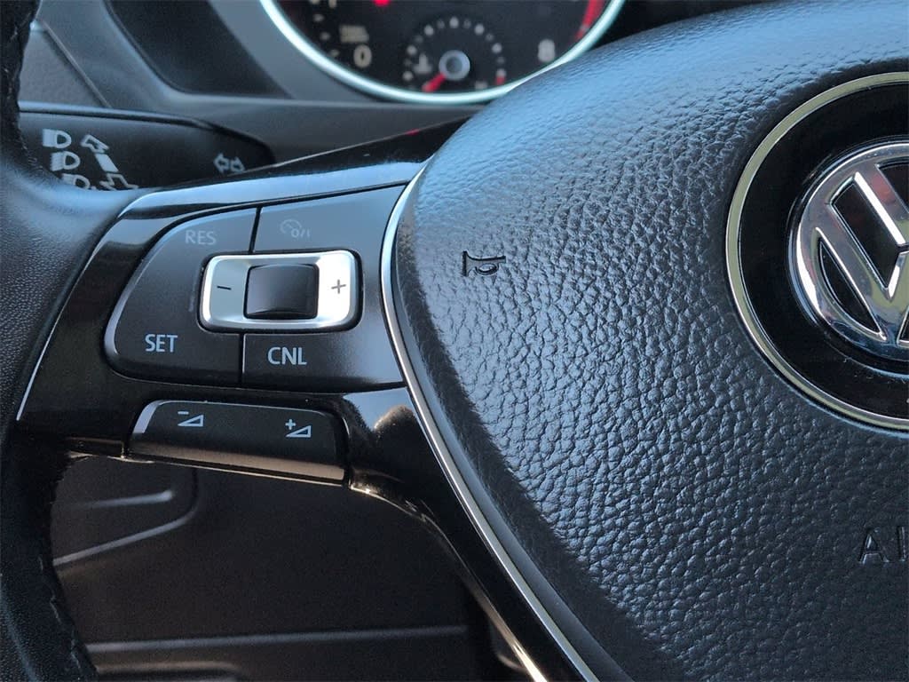 Thumbnail: 2018 Volkswagen Tiguan - 31