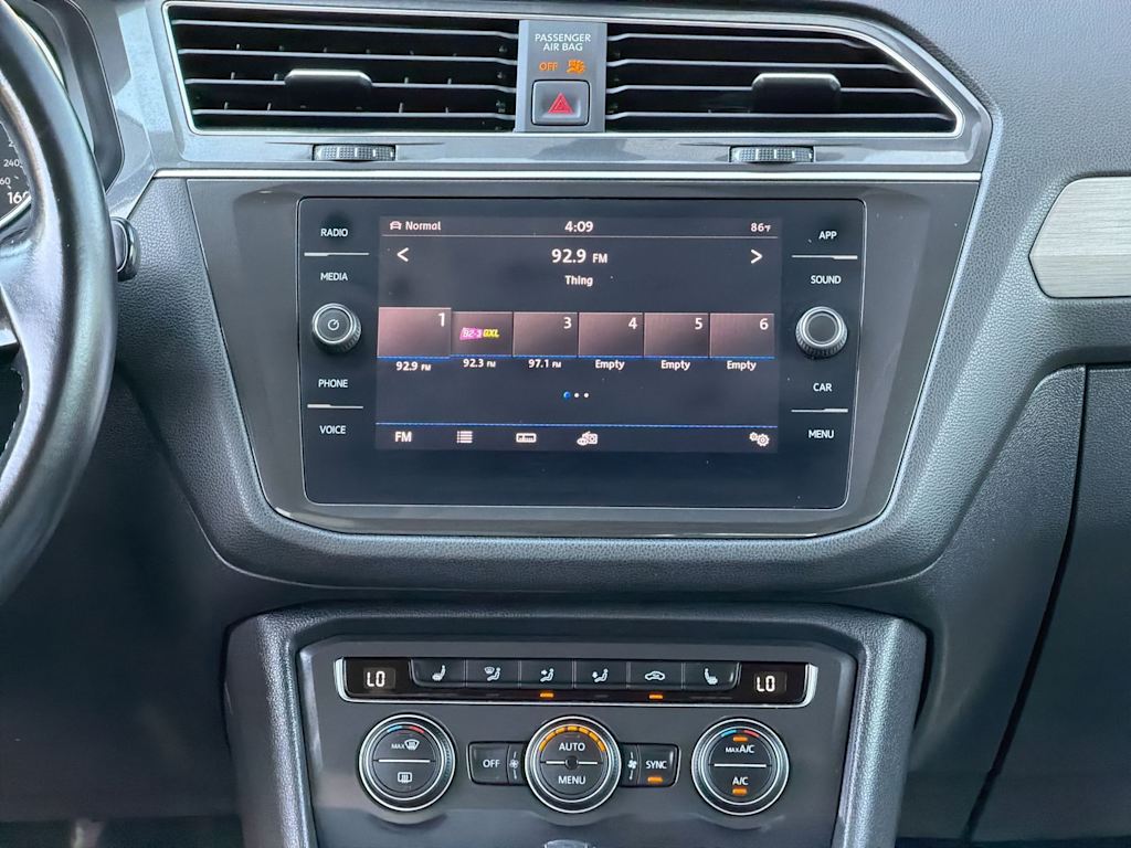 Thumbnail: 2019 Volkswagen Tiguan - 14
