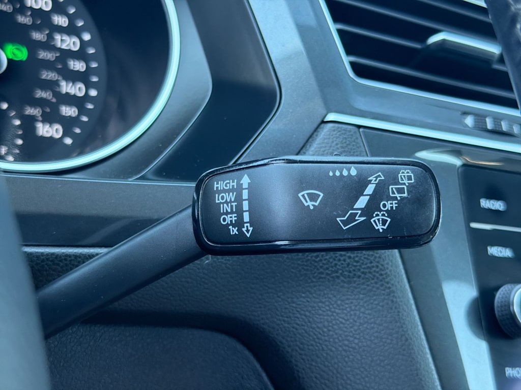 Thumbnail: 2019 Volkswagen Tiguan - 32