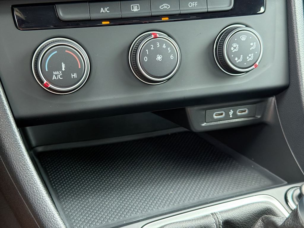 Thumbnail: 2024 Volkswagen Jetta - 35