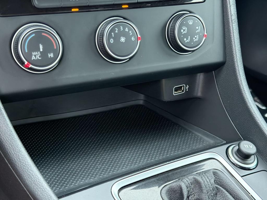 Thumbnail: 2019 Volkswagen Jetta - 35
