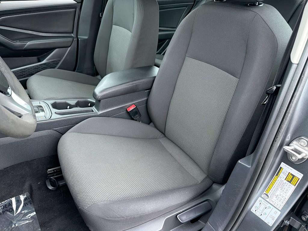 Thumbnail: 2019 Volkswagen Jetta - 10