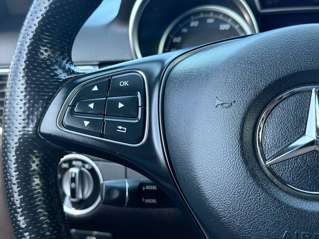 Thumbnail: 2018 Mercedes-Benz GLE - 30