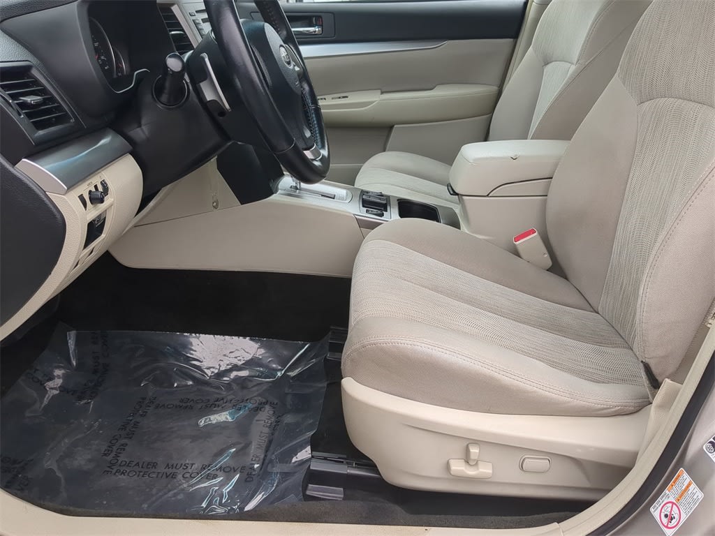 2014 Subaru Legacy Premium 9