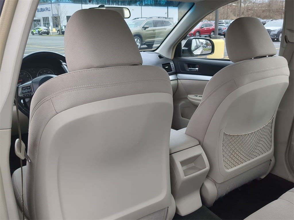 2014 Subaru Legacy Premium 10