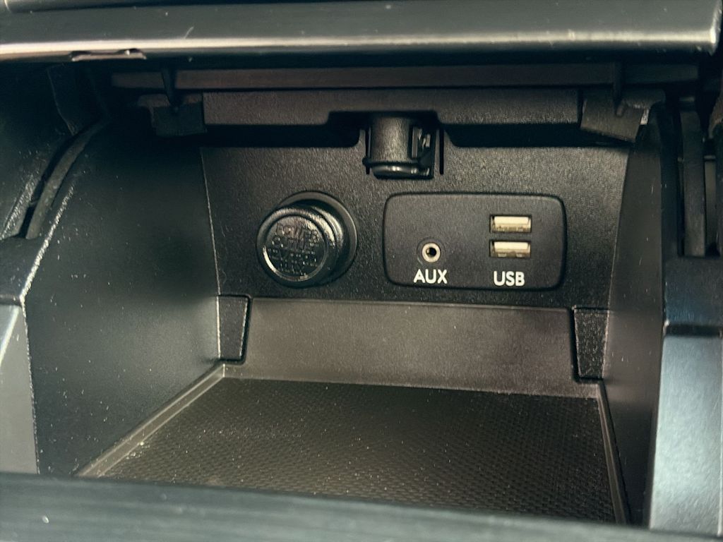 Thumbnail: 2015 Subaru Legacy - 36