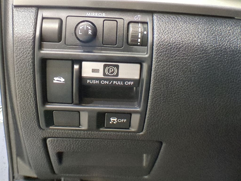Thumbnail: 2013 Subaru Outback - 37