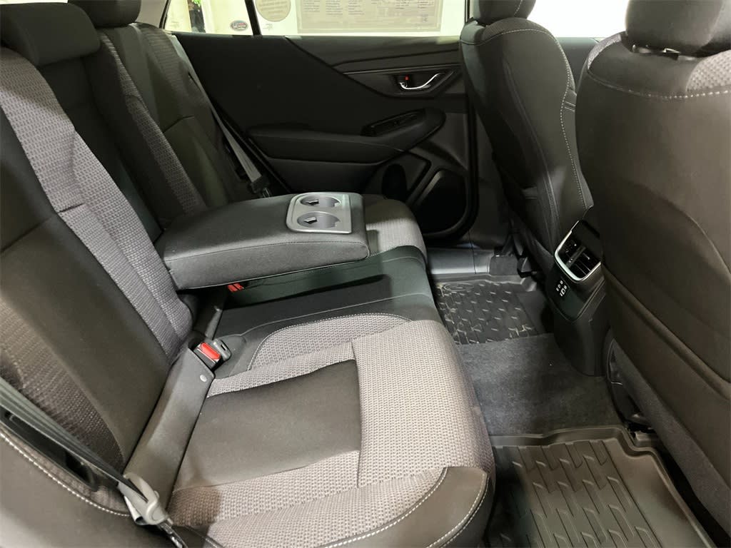 2025 Subaru Outback Premium 28