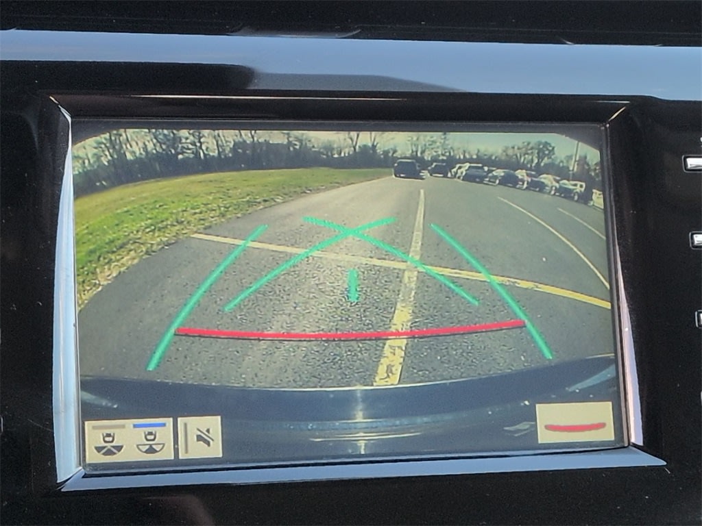 Thumbnail: 2019 Toyota Camry - 33