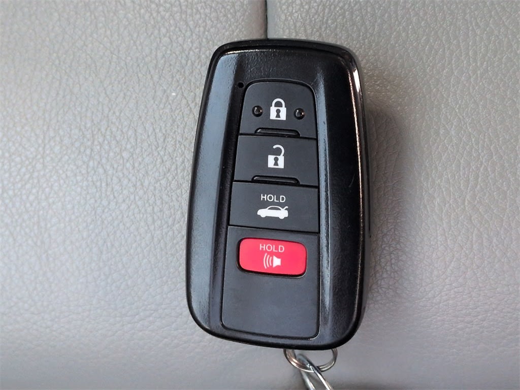 Thumbnail: 2019 Toyota Camry - 18